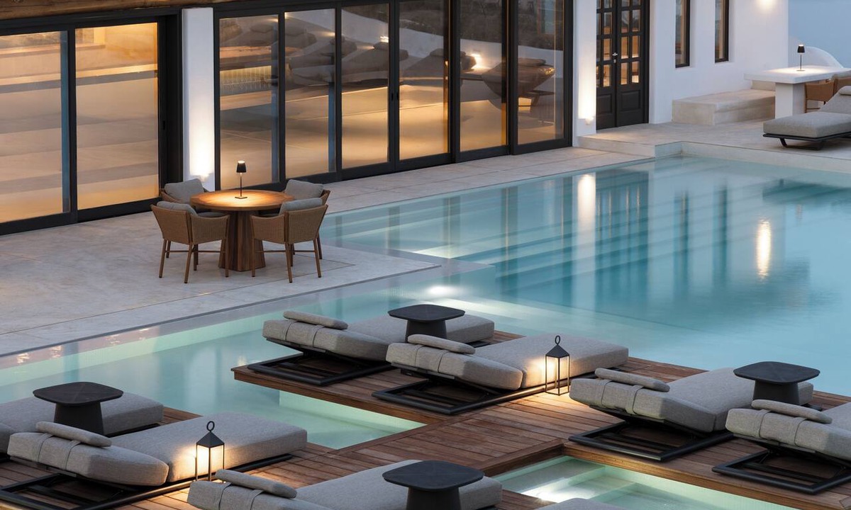 Imerovigli Hotel | NĒRO Hotel