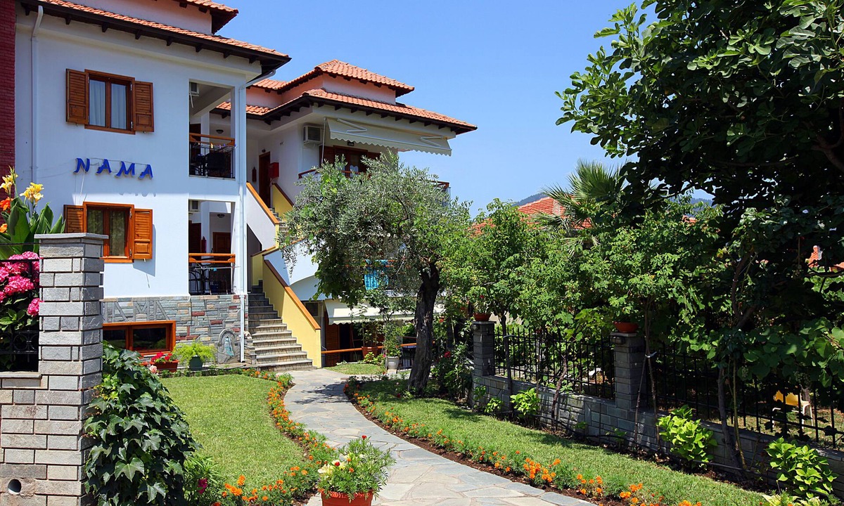 Chrisi Akti House | Nama