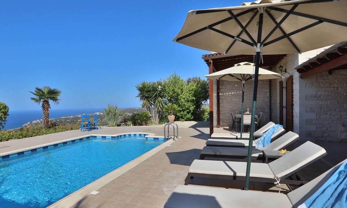 Pigi Villa | Natural stone villa in a secluded location on 4500 m² with a heated pool