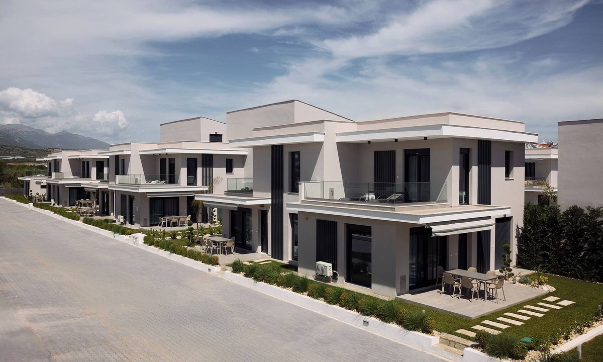 Ofrinion Villa | Nefeli Lux- Two Bedroom Duplex with Garden