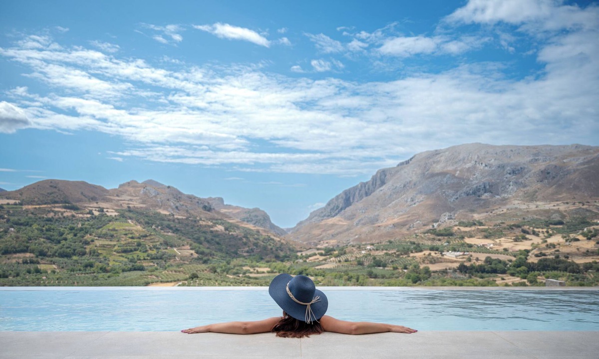Agios Vasileios Villa | Neromai Cave Luxury Villas