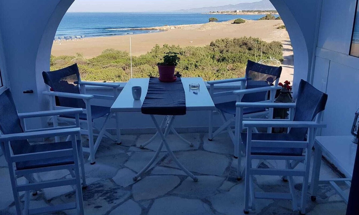 Naxos House | Nice apartment, small row house on the beach (Liz. No. 00000473361)