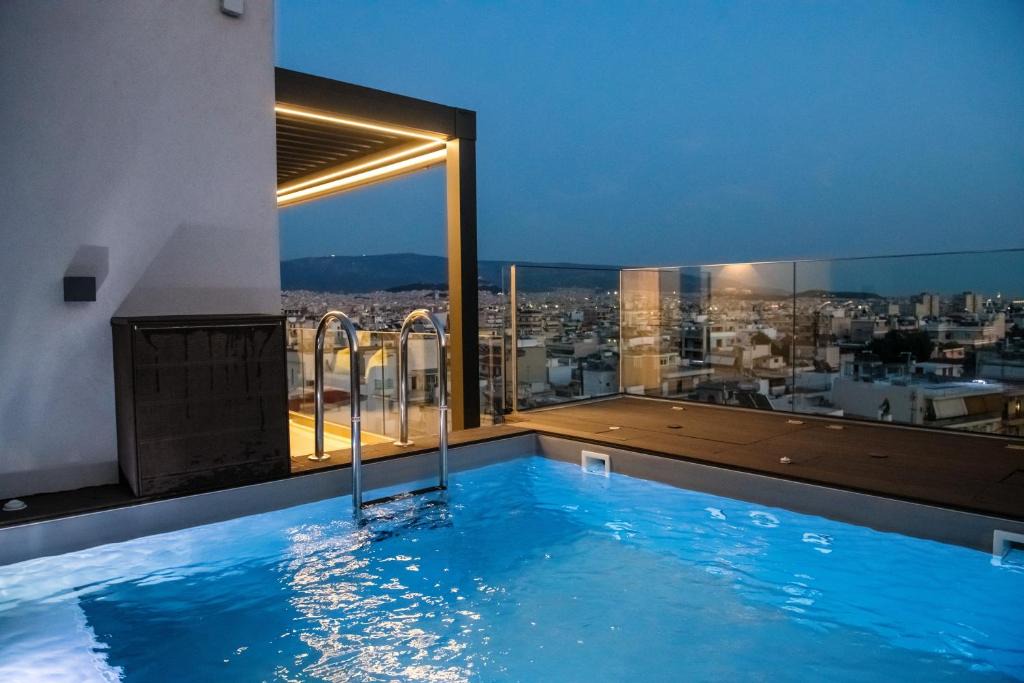 Peristeri Apartment | Nikki's Skylight Suite with private swimming pool