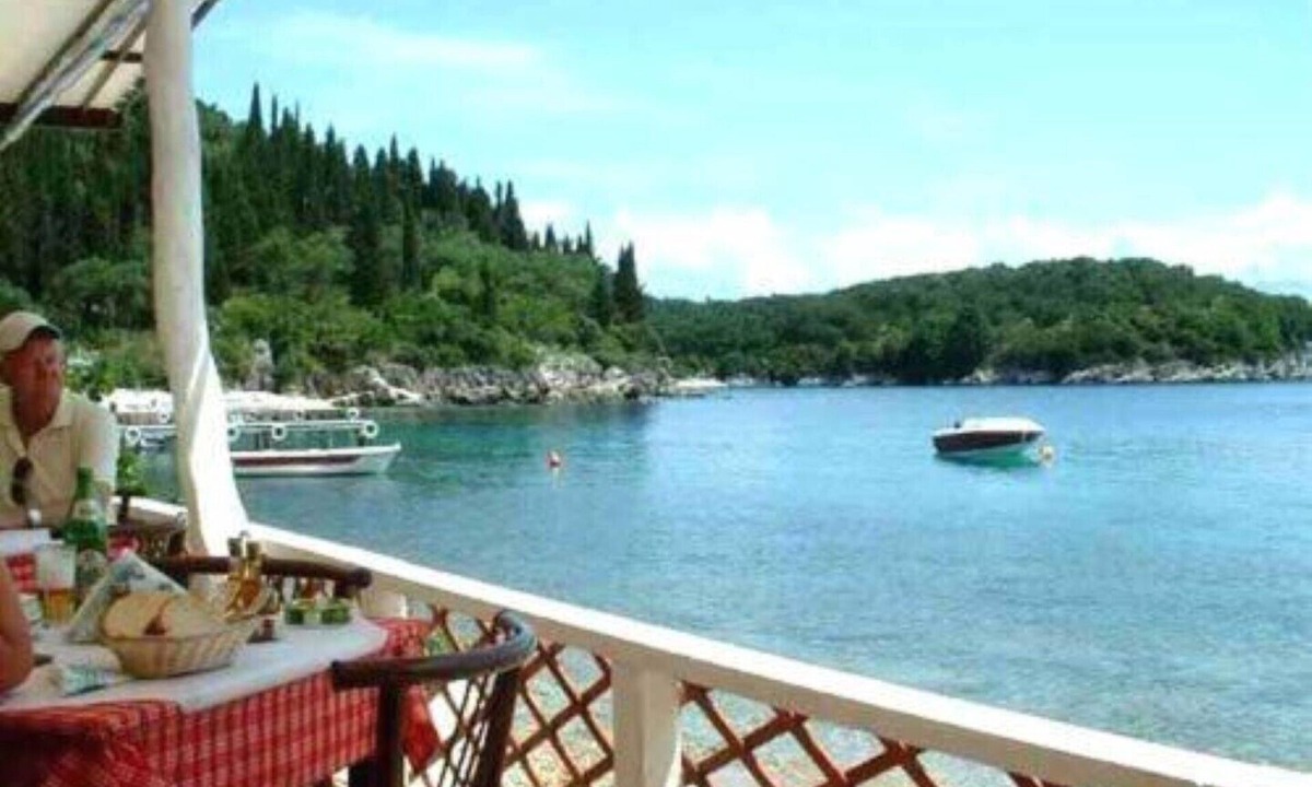 Kavalleraina Apartment | Nikolas studios, Sea View, Agni Bay Fiori