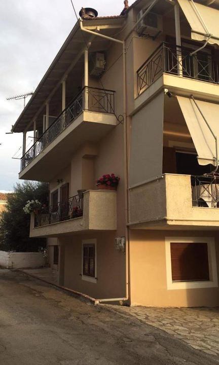 Tsoukaladhes Apartment | Nonika’s House