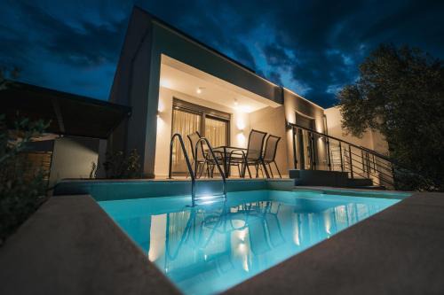 Nea Iraklitsa Apartment | Octo Villas Complex