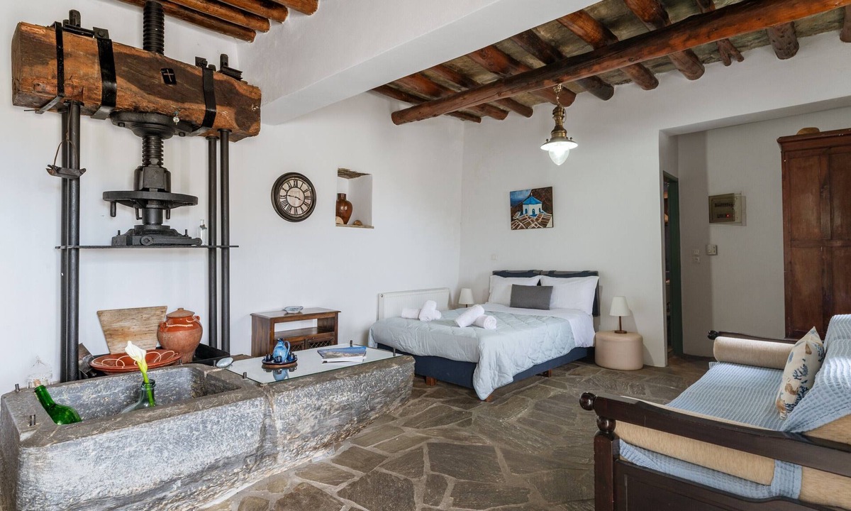 Andros Town Apartment | Olive Guesthouse Junior Apartment with Sea View and Wi-Fi