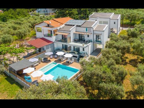 Skala Rachoniou Hotel | Olive Roots