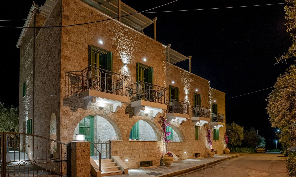 Kardamyli Hotel | Olvio Suites