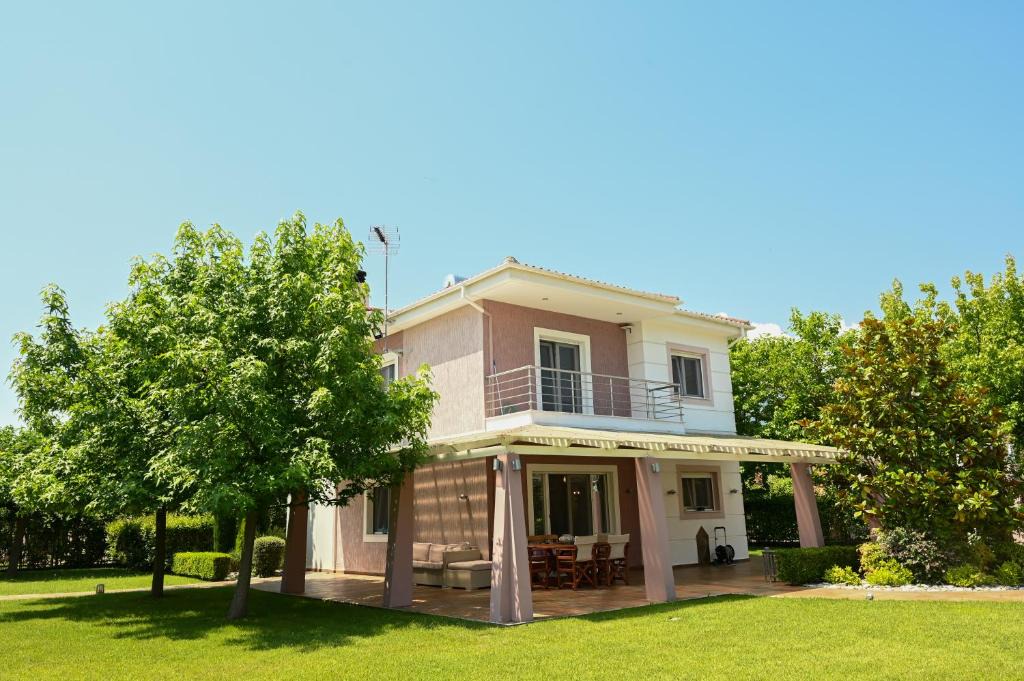 Anatolikos Olimpos Villa | Olympus Riviera Modern Luxury Villa in Leptokarya
