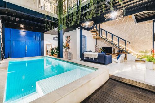 Batu Bolong Villa | Omah Bleue - Designer 4 Bedrooms Villa in Canggu