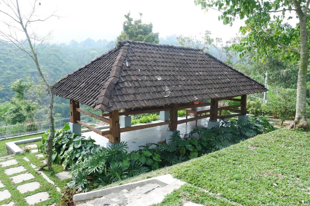Karanganyar House | Omah Pinaringan