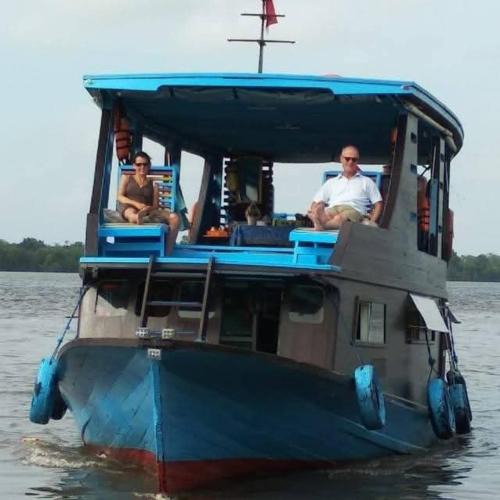 Kumai Boat Rental | Orangutan Borneo Tour Tanjung Puting