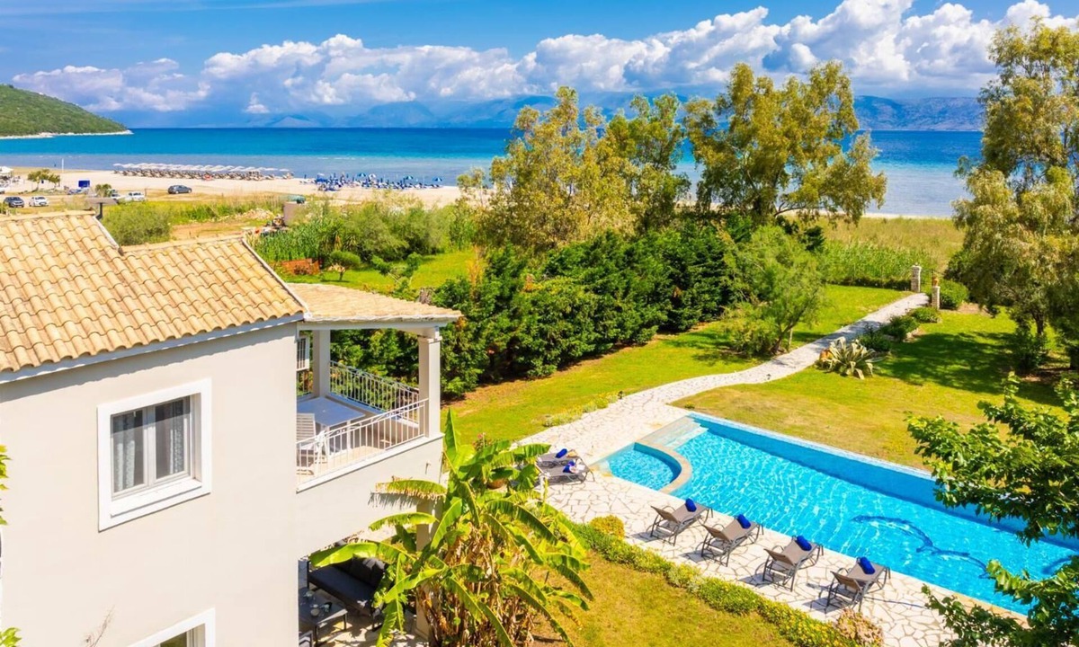 Apraos Villa | Ormos Beach House - Four Bedroom Villa, Sleeps 9