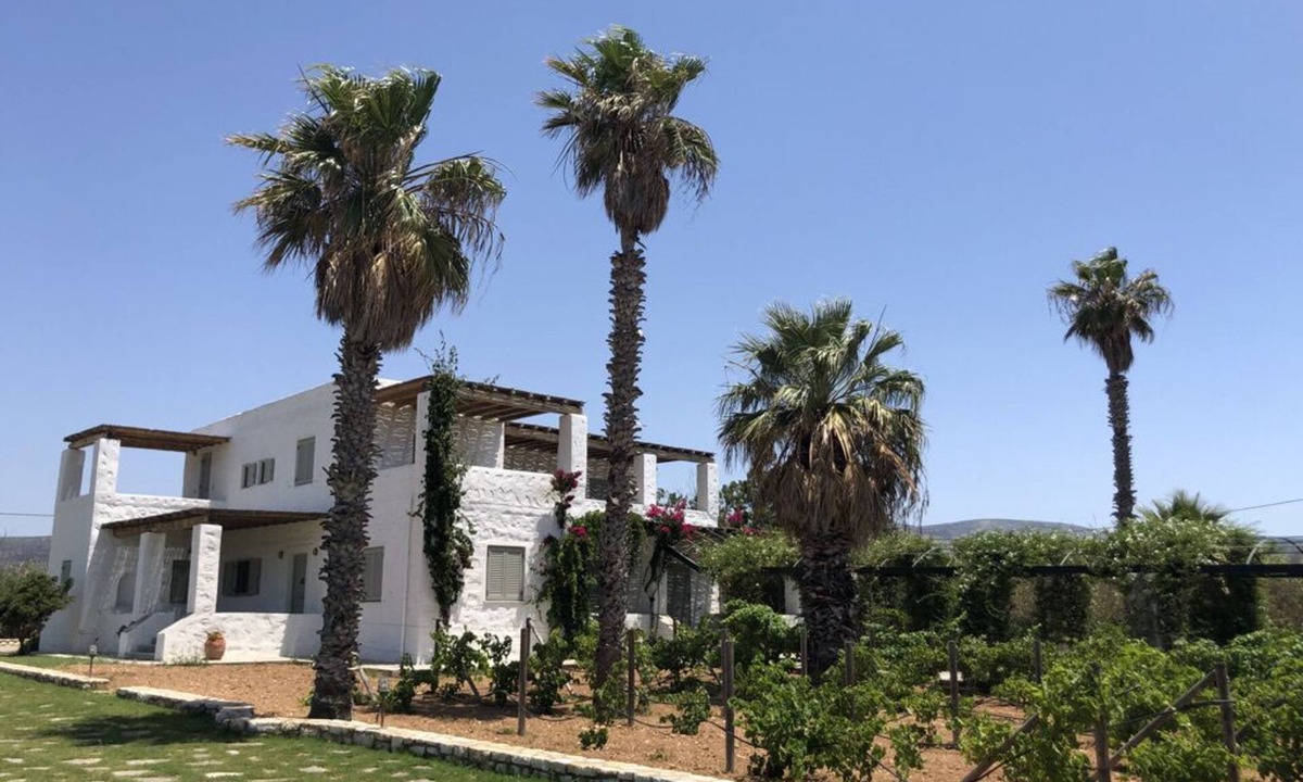 Paros Villa | Palatial Villa Steps from the Beach