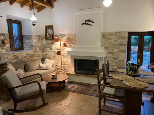 Dirfys-Messapia House | Panorama Traditional Village House