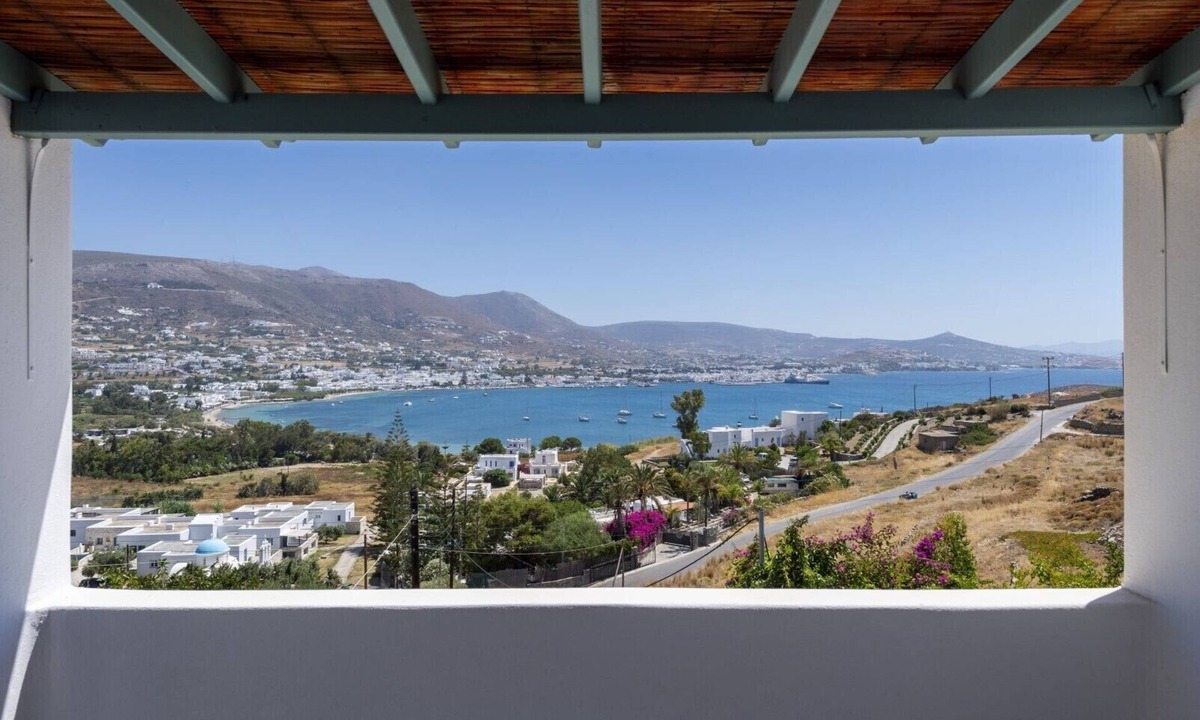 Krotiri House | Parikia Cove Mansion