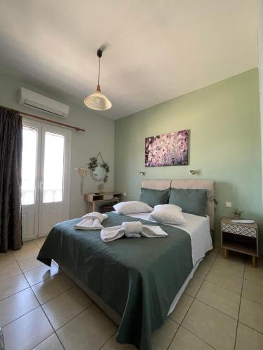 Koroni House | Parthenon Rooms