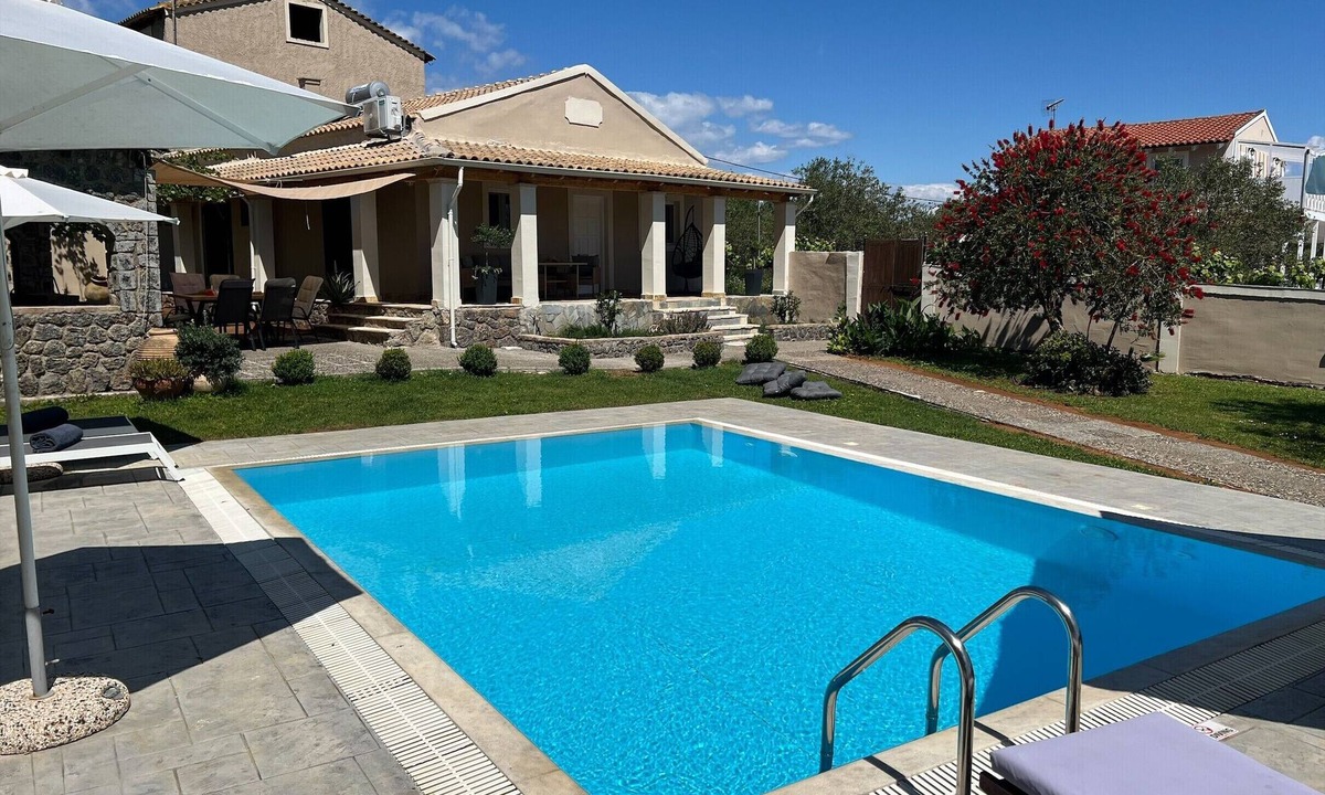Chalikounas Villa | Pavlos & Sofia Harmony Villa – Private Pool with Sea View, Garden, Terrace & Wi-Fi