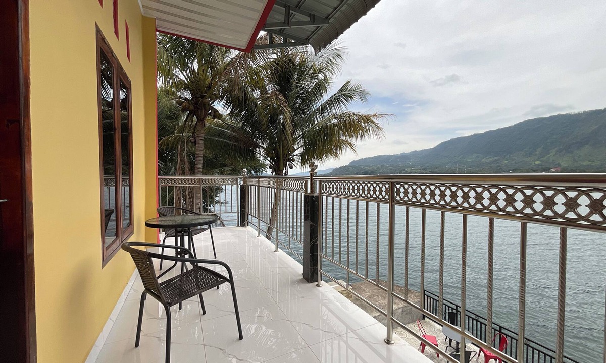 Ambarita House | Penginapan Mafir