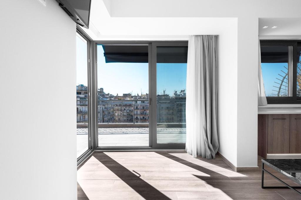 Thessaloniki City Centre Apartment | Penthouse Level 8, Nilie Hospitality MGMT