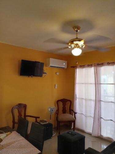 Prado Oriental Apartment | Petite Lounge
