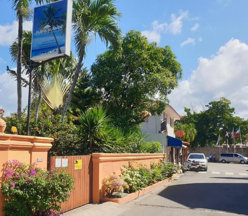 Dominicus House | PLAYA BLANCA BED AND BREAKFAST