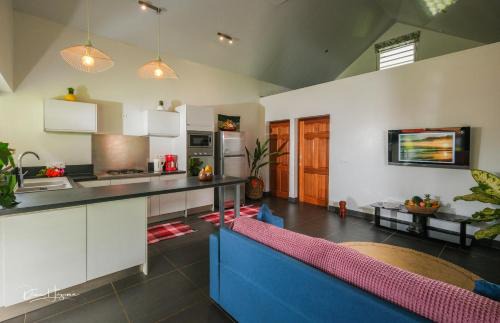 Taravao House | POELANI