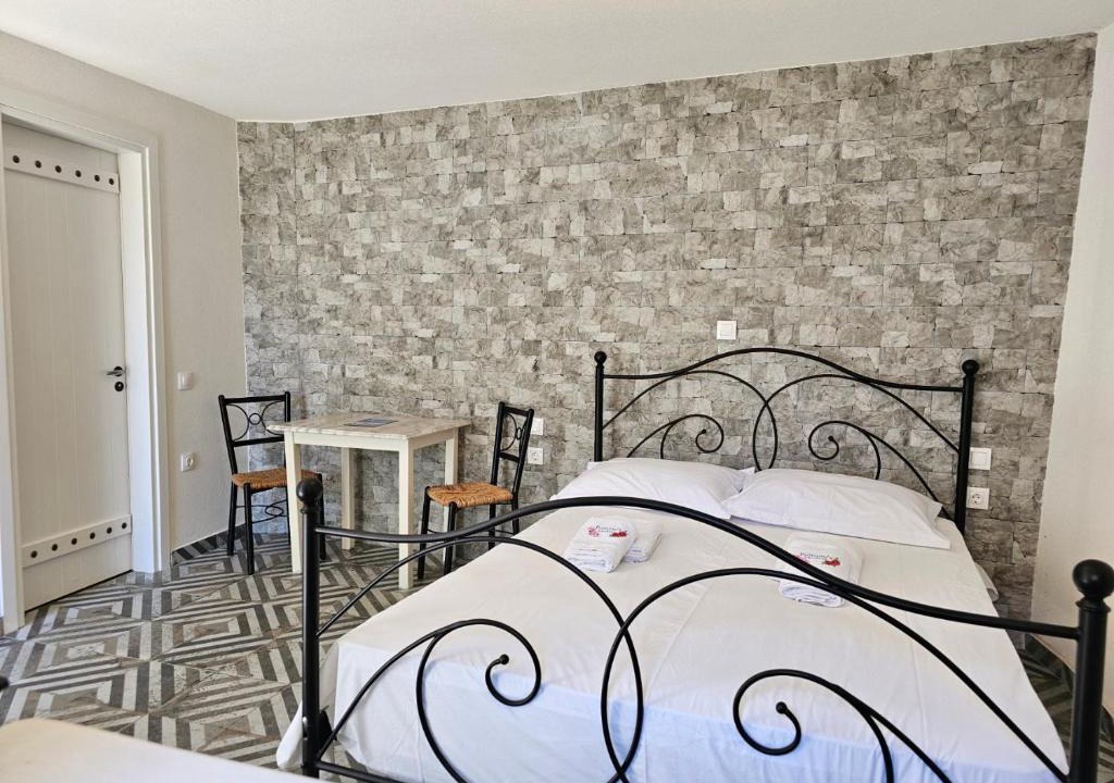 Amorgos Town Apartment | Politimi Studio N8