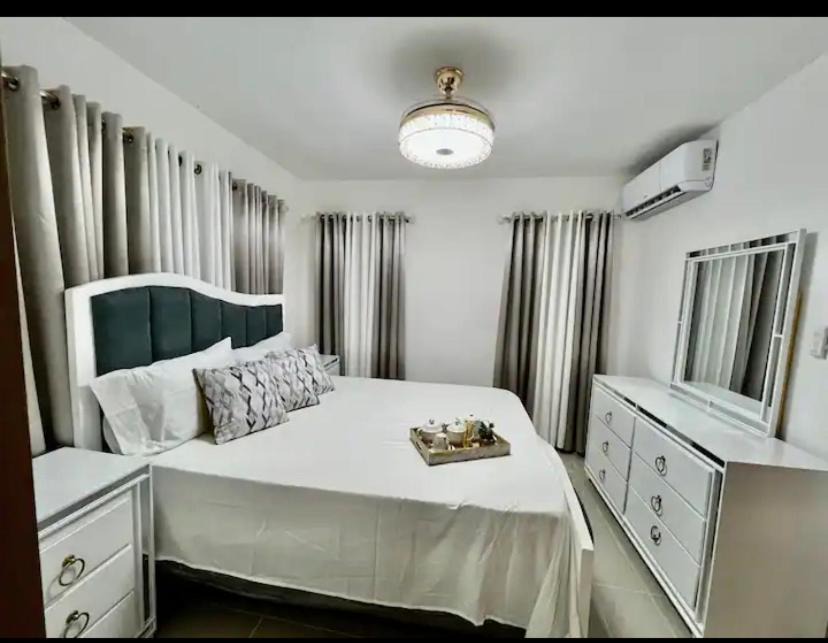 Moca Apartment | Precioso apartamento de 3 dormitorios y 2 baños con piscina.