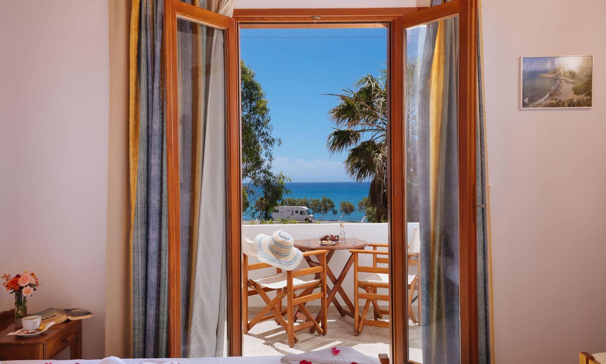 Agios Vasileios Hotel | PREVELI DIONYSSOS ROOMS
