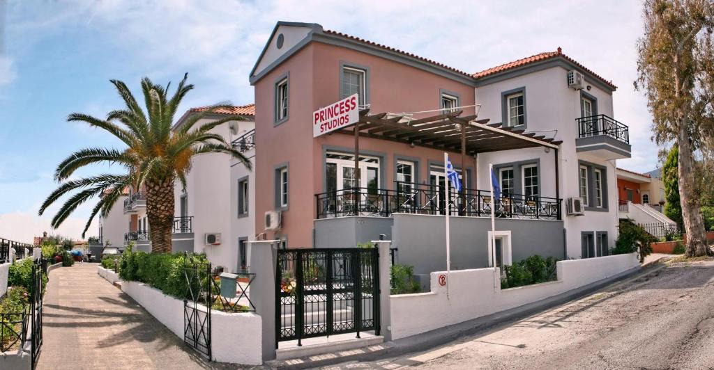 Neapoli Apartment | Princess Studios Mitilini