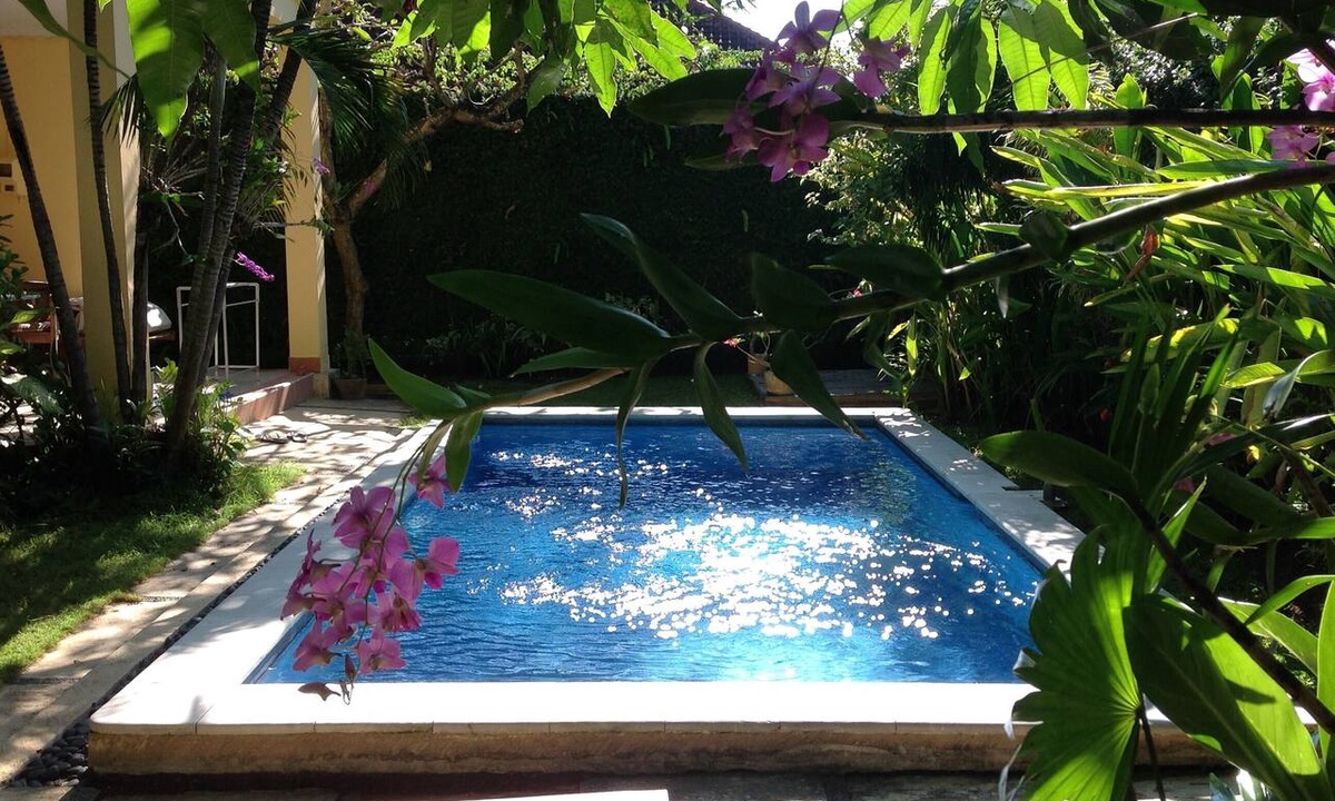 Kerobokan House | Private 3-bedroom house with tropical garden and pool