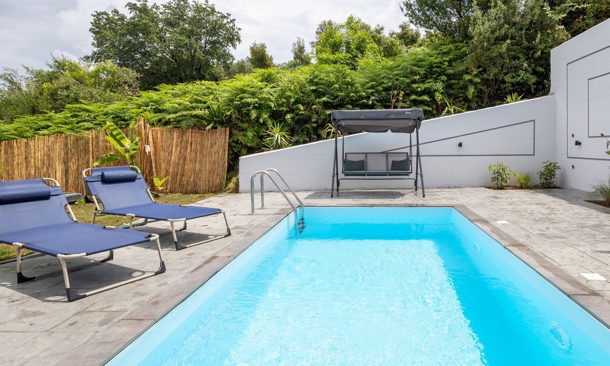 Kontokali Apartment | Private apartment with swimming pool just 1.2 klm from the beach!