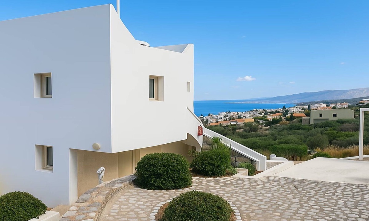 Piskopiano Apartment | Private villa full view for up to 10 vacationers