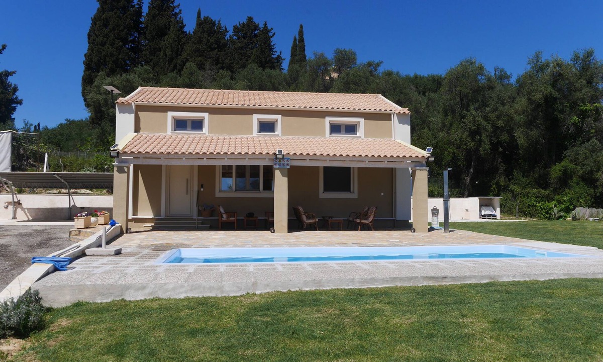 Corfu Town Villa | PRIVATE VILLA MAOTHIS