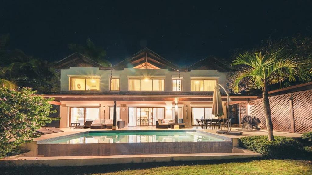 Sanchez Villa | Puerto Bahia Villa Pool BBQ & Amazing views
