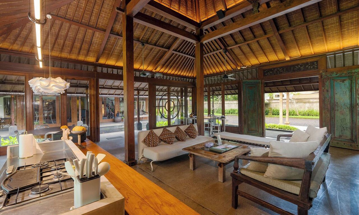 Lodtunduh Hotel | Puri Tupai
