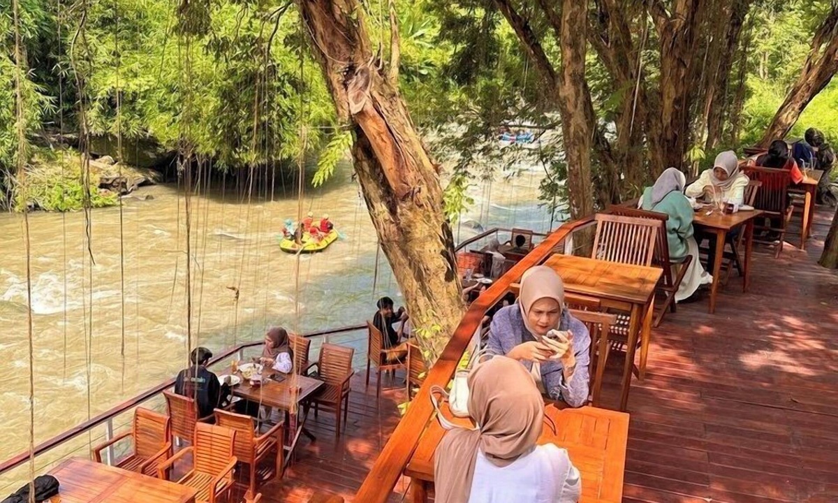 Mendut House | Puunee Wild River Resto & Villa's