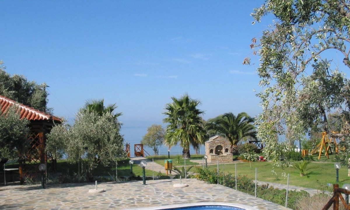 Lefokastron Apartment | Quiet Beachside Spacious Bungalows + Amazing Seaview + Pool