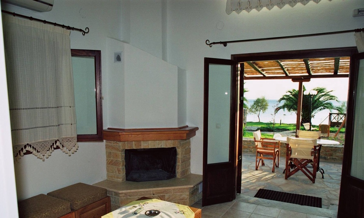 Lefokastron Apartment | Quiet Beachside Spacious Bungalows + Amazing Seaview + Pool
