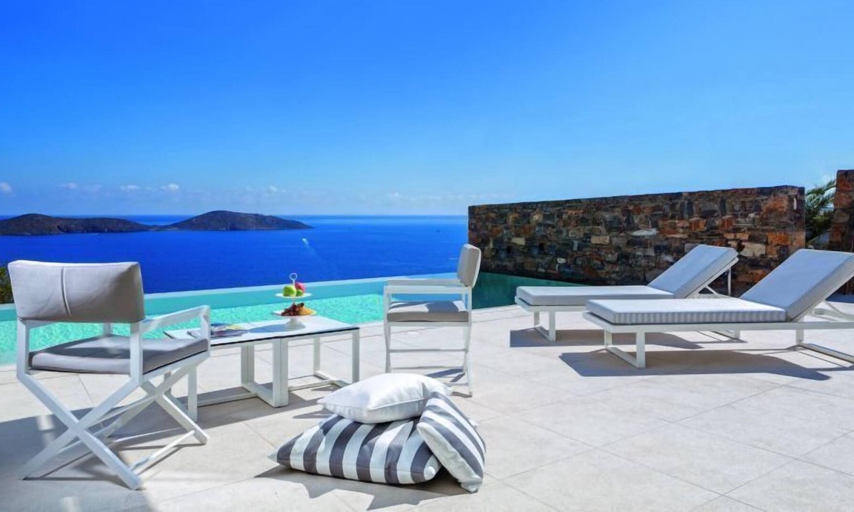 Elounda Villa | ​R299 Superior Suite with Private Pool private massage room & Sea View