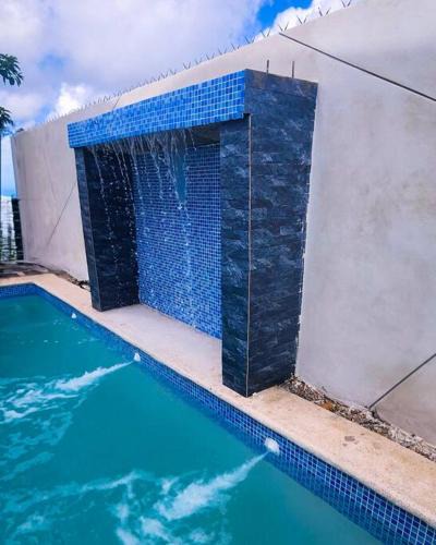 Veron House | RamPastor