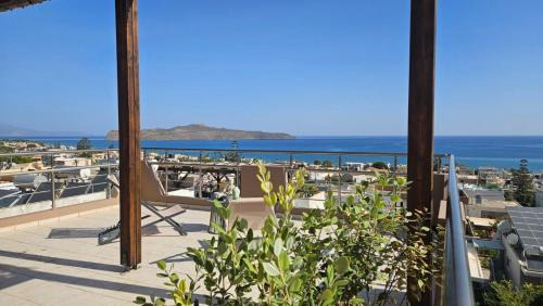Kato Stalos Apartment | Reflections Apartments- Relaxed Stay near the Beach, Chania