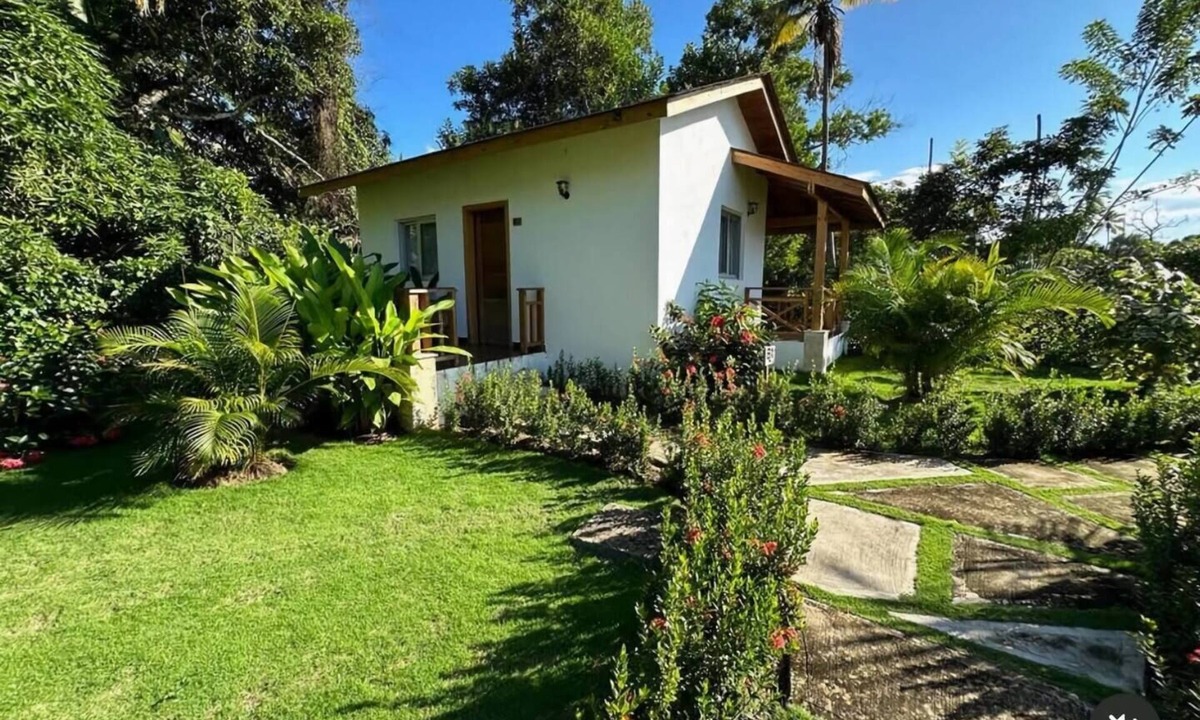 Sanchez Apartment | Relaxing Retreat: Bungalow with Jacuzzi and Pool n