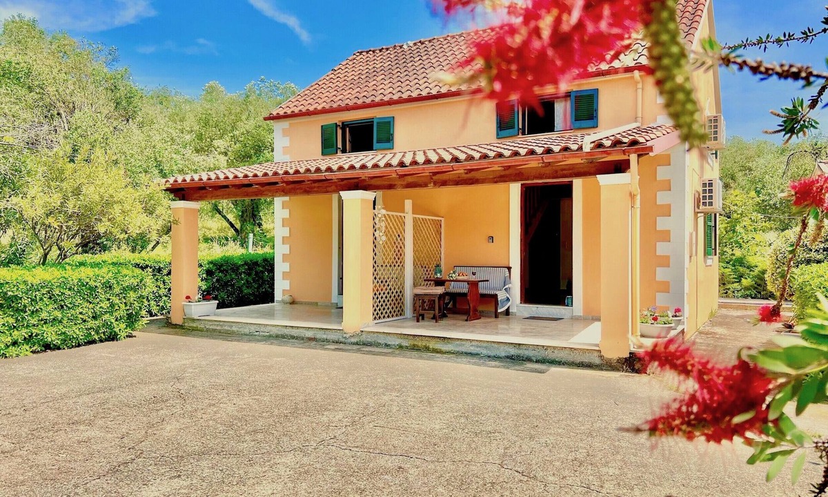 Roda Apartment | Renas Maisonette 2 near Roda