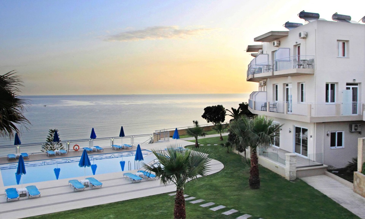 Kato Stalos Hotel | Renieris Hotel