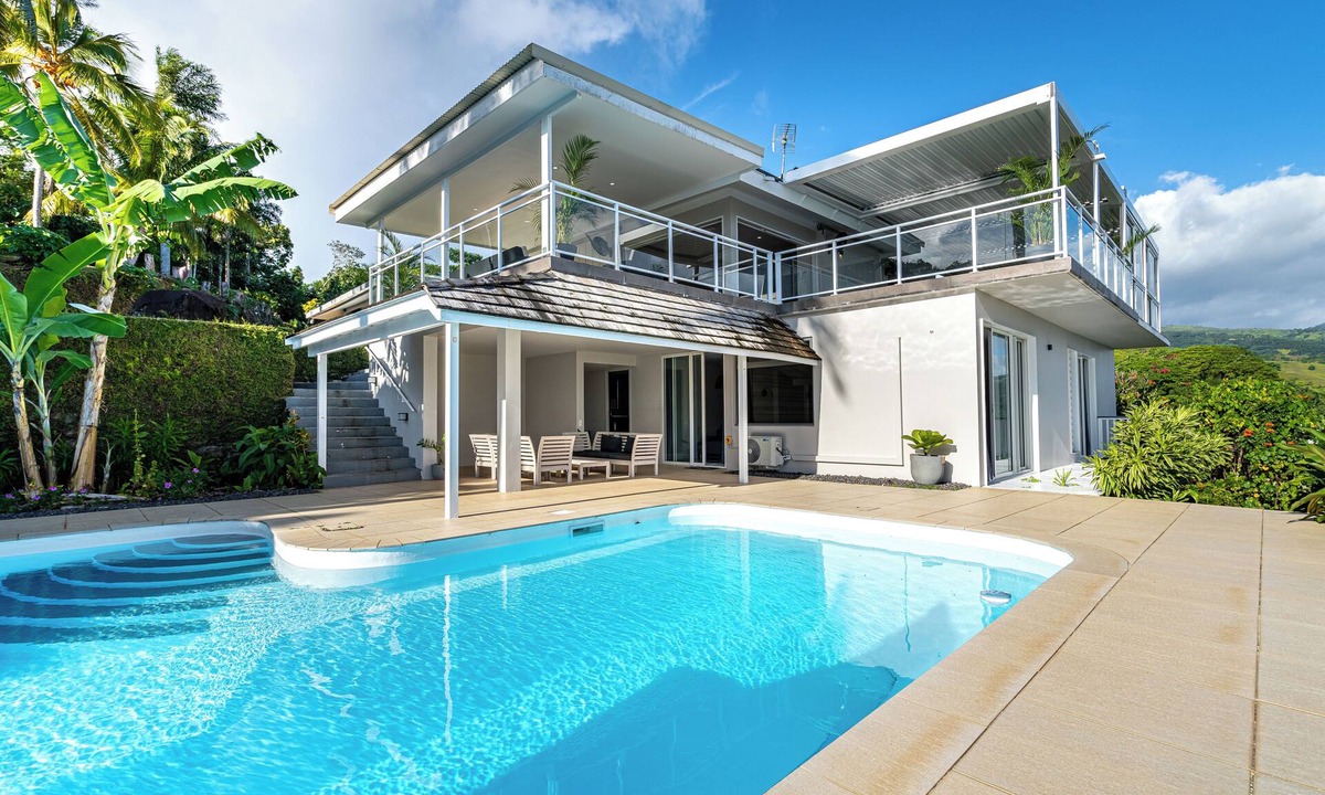 Vaira'o Villa | Rent a part of Domaine To'a Hotu. 3 bedrooms, 3 bathrooms, 8 people max.