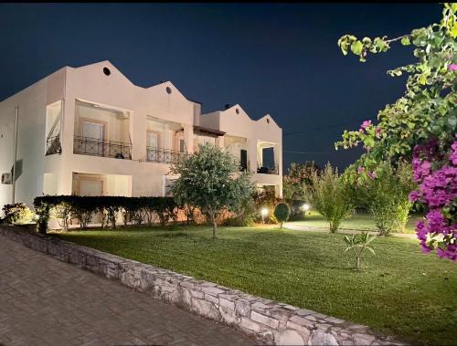 Adelianos Kampos Apartment | Rethymnian Modern Apartment