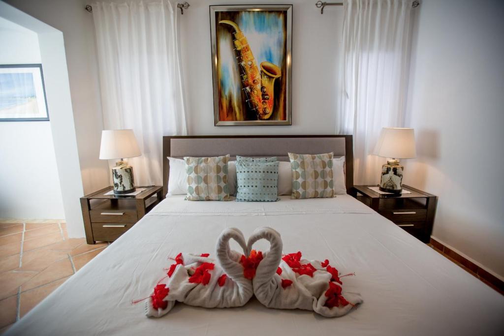 Playa Bibijagua Bed & Breakfast | Rolando share apart